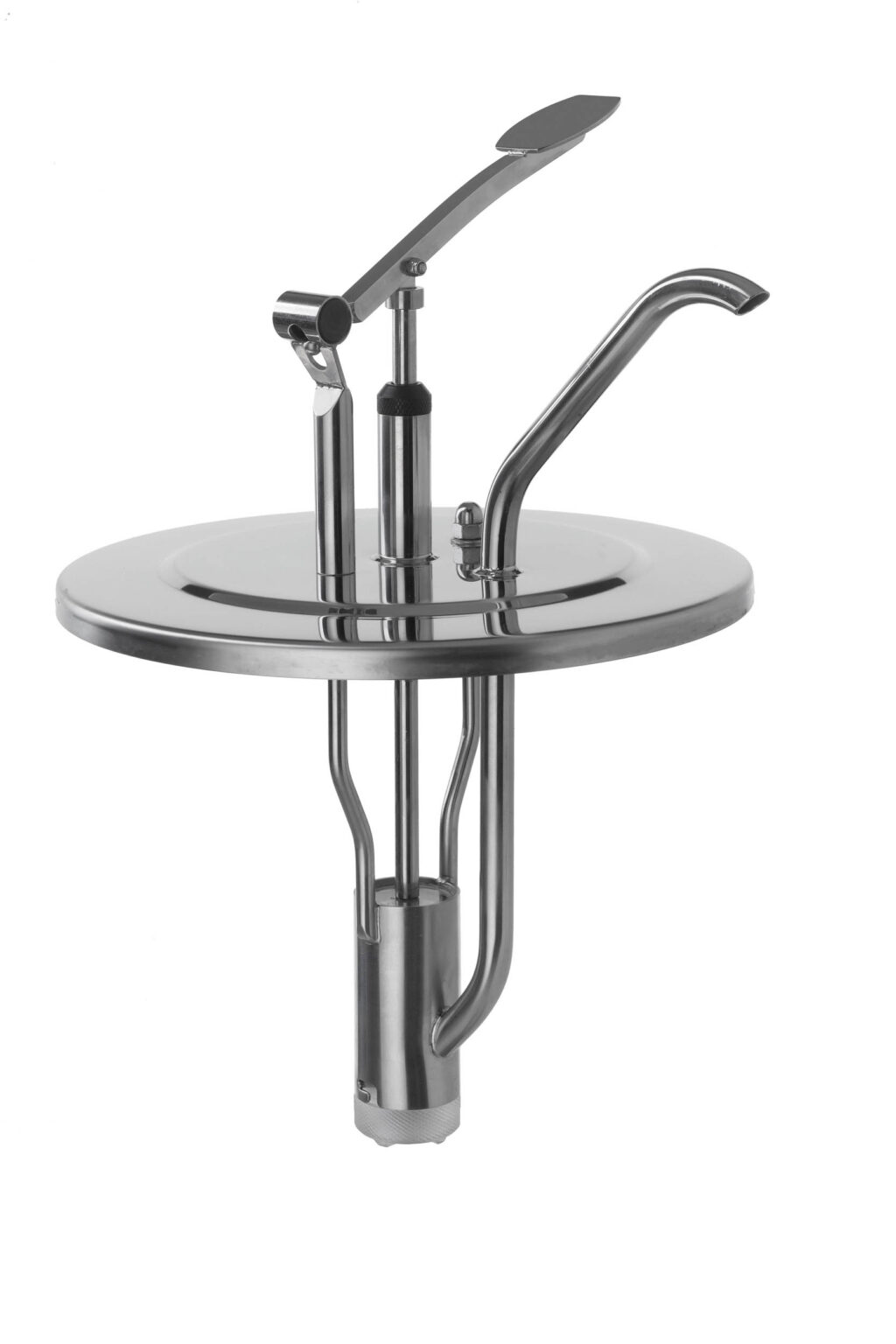 Dit is een foto van een roestvrijstalen industriële hygiënezuil, ontworpen voor professioneel gebruik. De zuil heeft een glad, gepolijst oppervlak en meerdere functionele elementen, zoals een hendel en een buisvormige structuur, die lijken te zijn ontworpen voor de distributie van water of een andere vloeistof. De zuil is esthetisch strak en modern, waardoor het een functioneel kunstwerk is in zijn eenvoud.Fotograaf: Jan Buwalda, Groningen.