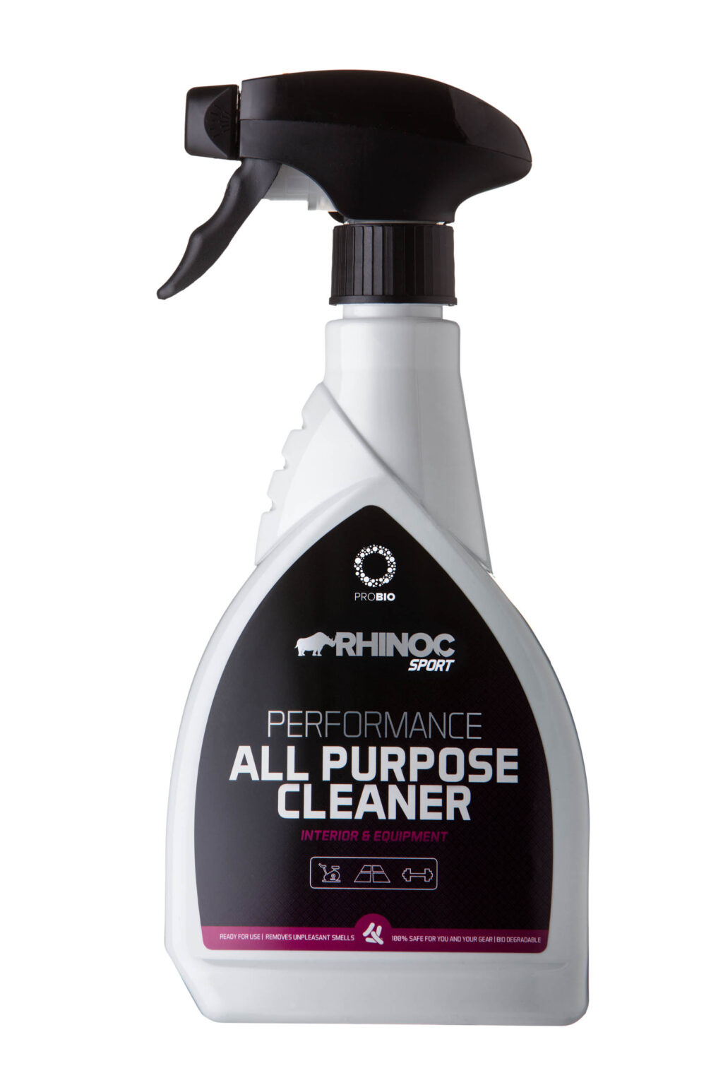 Dit is een productfoto van een fles Rhinoc Sport Performance All Purpose Cleaner. De fles heeft een ergonomisch ontwerp met een zwarte spuitdop bovenop een witte fles. Het etiket is zwart met witte en paarse letters en bevat de naam en specificaties van het product. Dit schoonmaakmiddel is bedoeld voor veelzijdig gebruik en is geschikt voor interieur en apparatuur.Fotograaf: Jan Buwalda, Groningen.