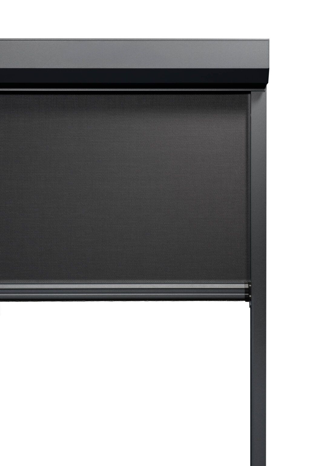 Dit is een minimalistische foto van een modern rolluik, gefotografeerd door Jan Buwalda in Groningen. De afbeelding toont een deel van het rolluik in een strakke, donkere tint, met de nadruk op de strakke lijnen en het eigentijdse ontwerp.